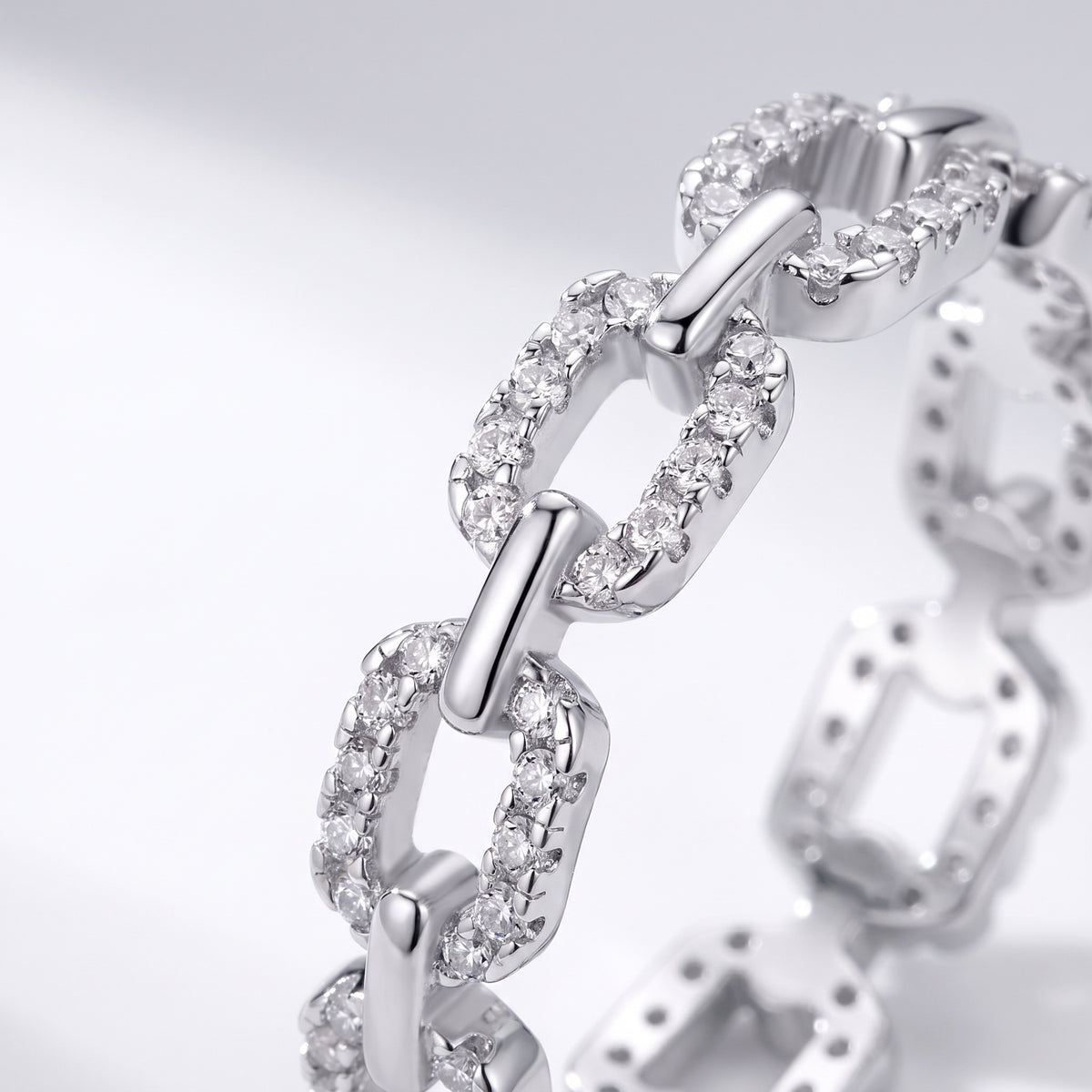 Chainlove Moissanite Eternity Ring