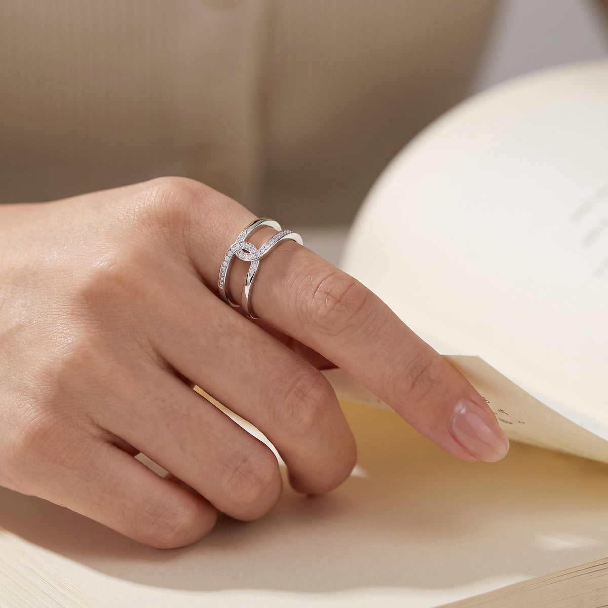 Legati Moissanite Band Ring