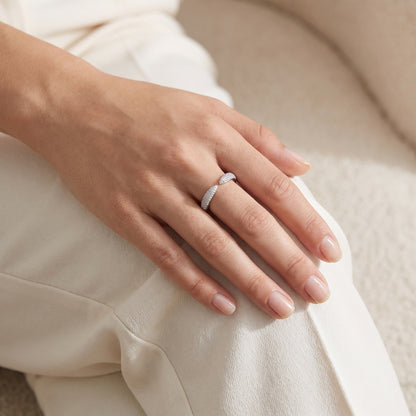 Navicella Moissanite Band Ring