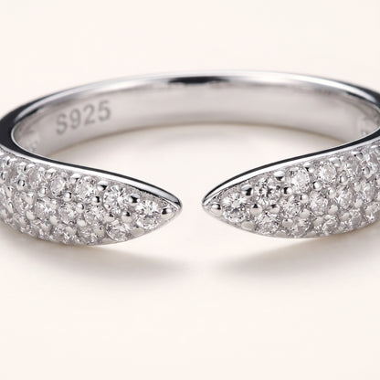 Navicella Moissanite Band Ring