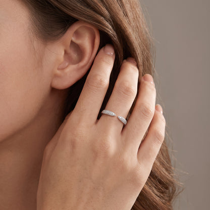 Navicella Moissanite Band Ring