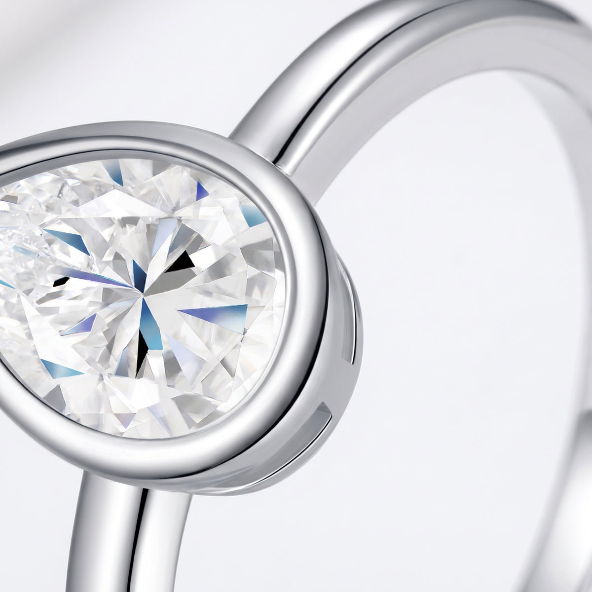 Goccetta Pear-Cut Moissanite Solitaire Ring