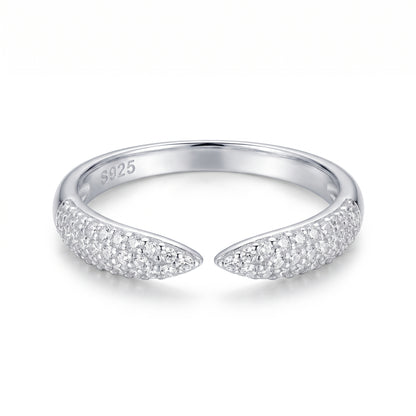 Navicella Moissanite Band Ring